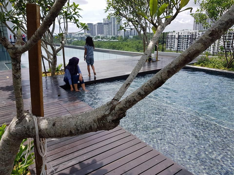 شقة Mycozysoho With Excellent Swimming Pool View سيبرجايا المظهر الخارجي الصورة